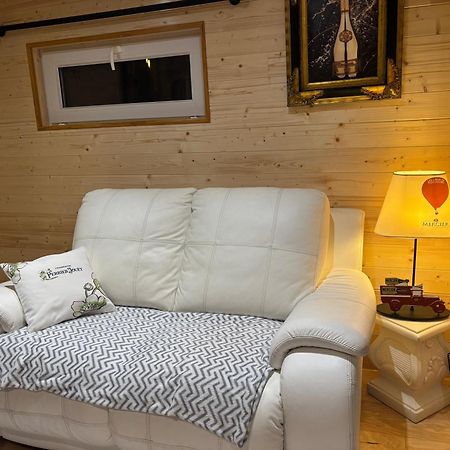 La Petalerie Apartment Еперне Екстериор снимка