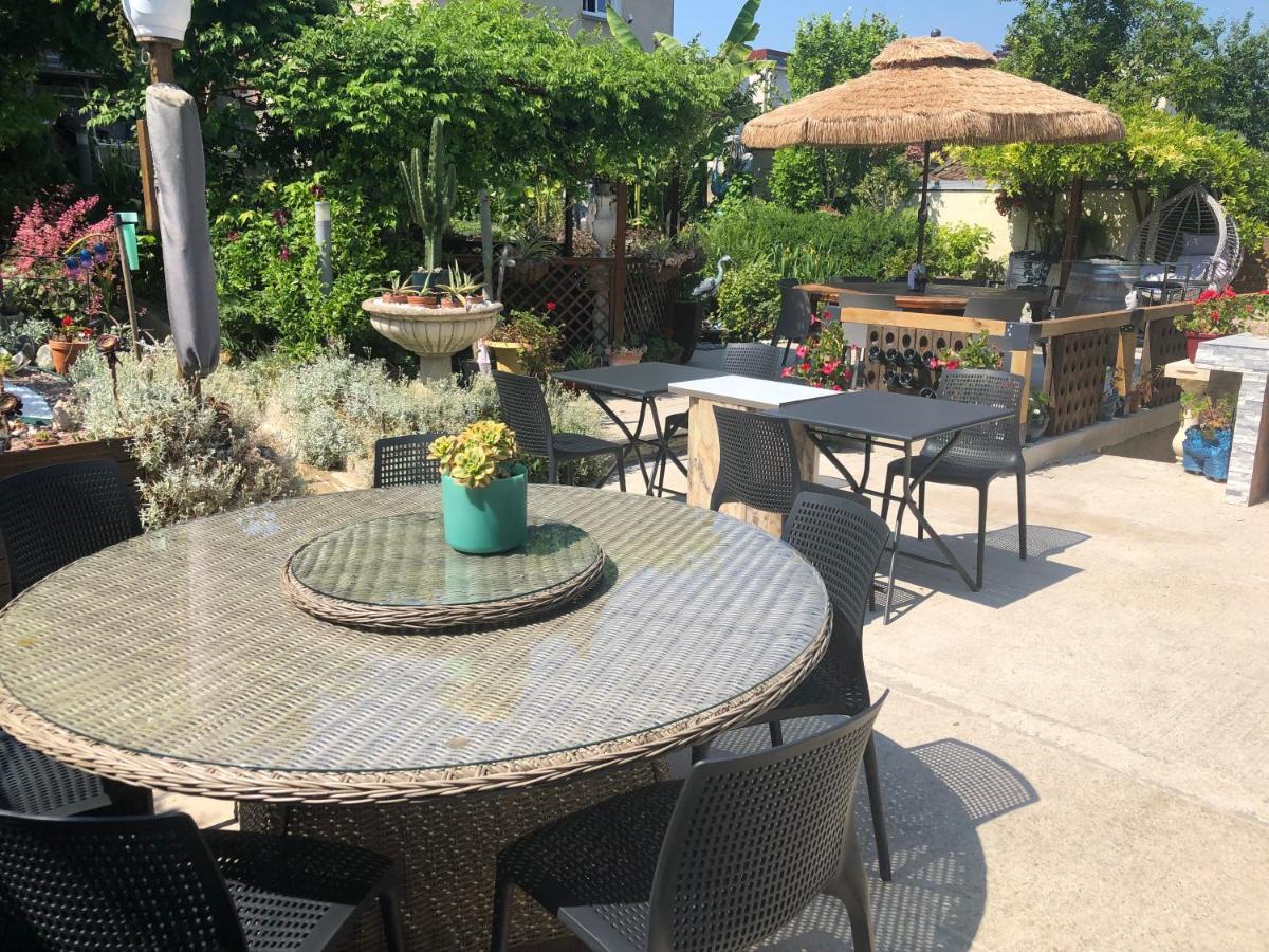 La Petalerie Apartment Еперне Екстериор снимка