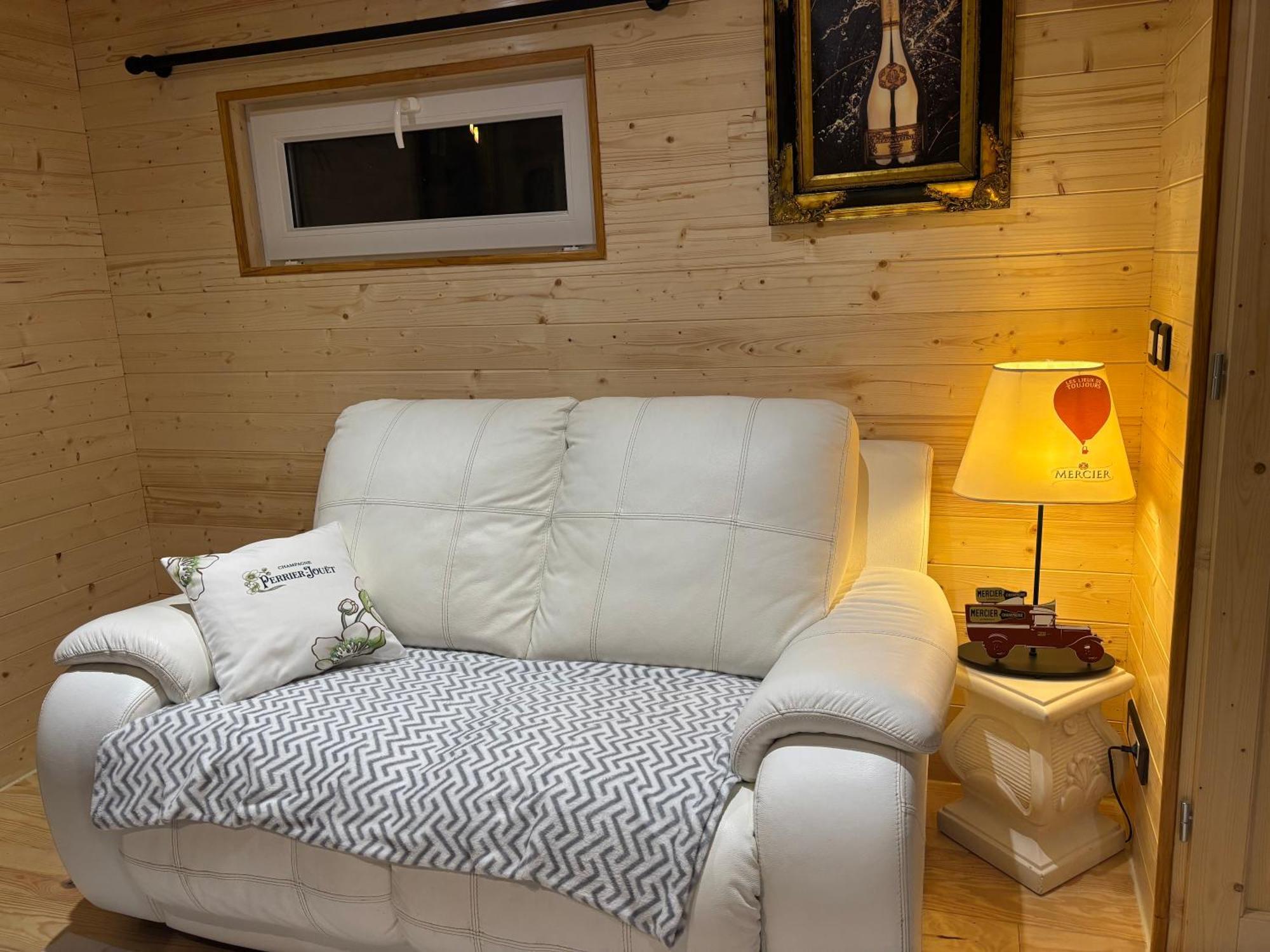 La Petalerie Apartment Еперне Екстериор снимка